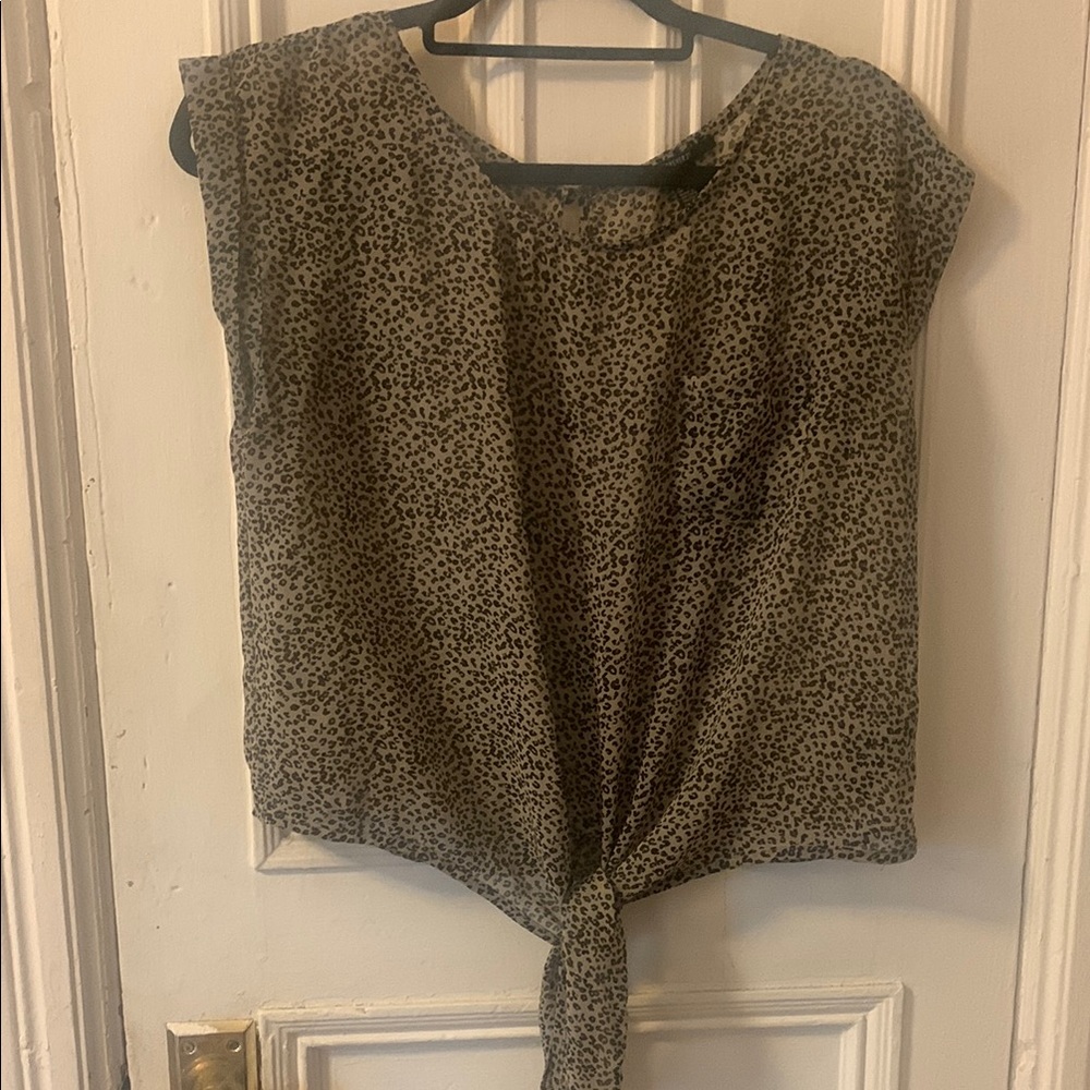 Forever 21 Green Tie Front Cap Sleeve Blouse